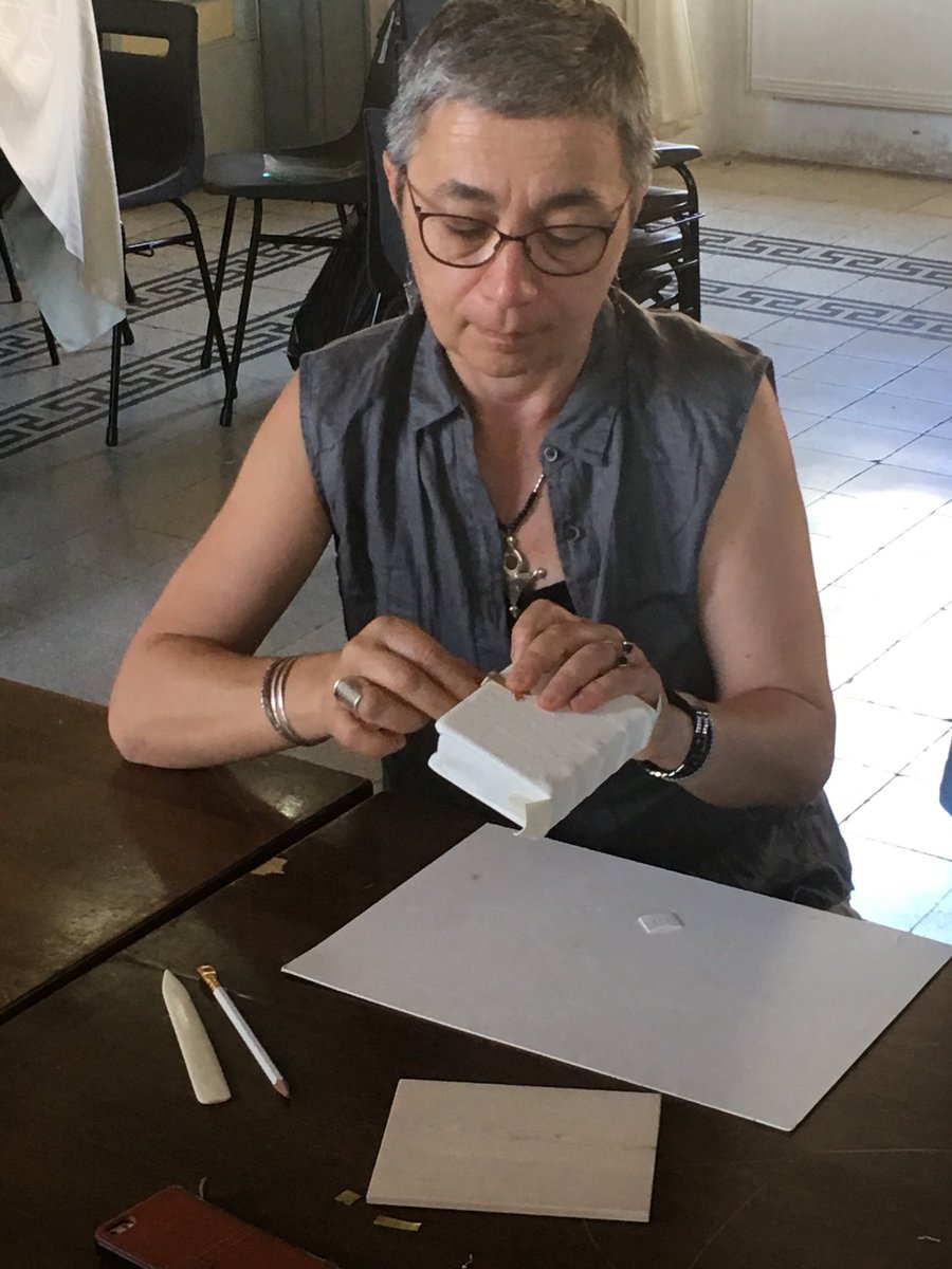JimBloxam's tweet photo. The #monteproject 2019. ‘A study of small format bindings from fifteenth-century Germany and the Low Countries’. Day 5- making and attaching the clasp, catch-plate and strap-stay #SHAUN_TH0MPS0N #culconservation #conservation #bookstructures https://t.co/gMaMiLyg6C