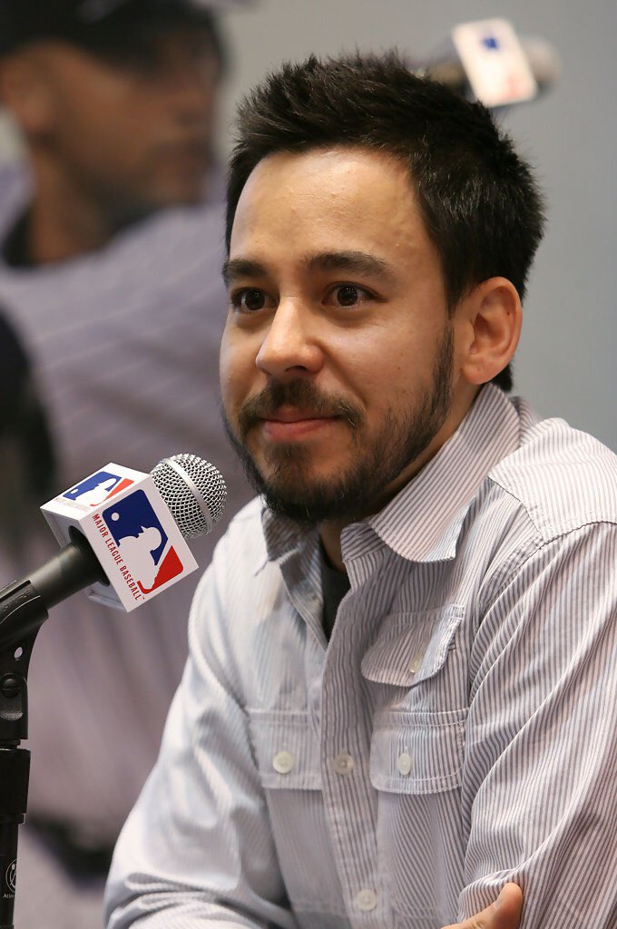 Bear Mike: first appearance. Tousled, attractive, extremely fluffy. Combined with the same fluffy beard. Gives soft and warm vibes. Possible side effect - increased cheeks plumpness.