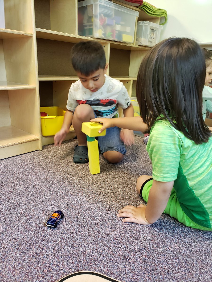 Preschool_VivES's tweet photo. First week of school!! Enjoying exploring our toys 😁🥰🏫
@VivianESJeffco @JeffcoSchoolsCo https://t.co/CUFZRTFCuc