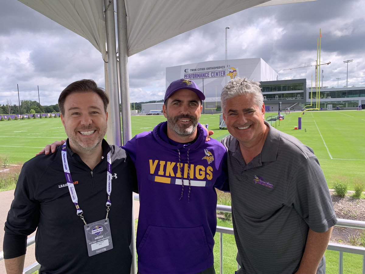 NEXT: #Vikings OC Kevin Stefanski is on the perch with @PAOnTheMic & @PaulCharchian, feasting #92Noon!
https://t.co/lEI6hgFbK8 https://t.co/GvfMAJBF4d