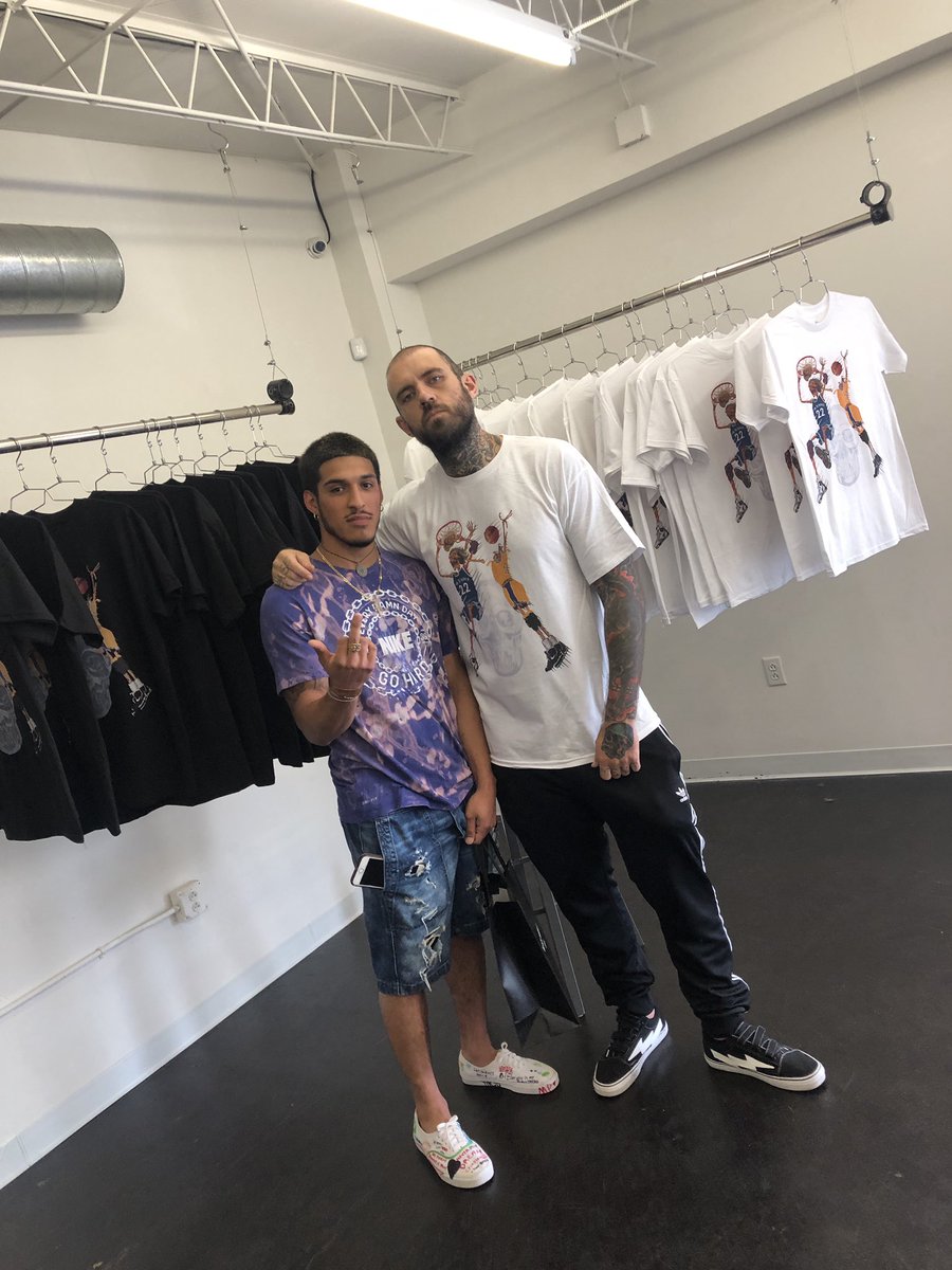 RomanYncd's tweet photo. A Young King Surrounded by LEGENDS @adam22 #NoJumper #YNCD π€§π https://t.co/amjUnxByxW