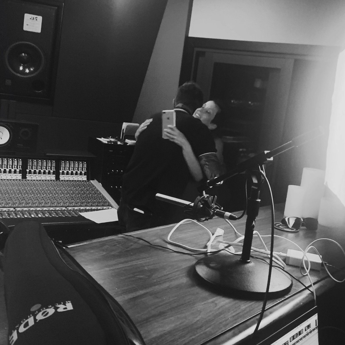 [3/3] This wouldn't have been possible without the wonderful people at <a href="/studiosfischer/">Studios at Fischer</a> dedicating their day to SIMS &amp; ATX music. Our sincere gratitude to Kelleigh Drennon, Lisa Snow, Stephanie Rey, Ingrid Corona, Mike Acker, Pat Drennon, Lance Damuth, Dan Flynn, &amp; Ben Poyant.

❤️