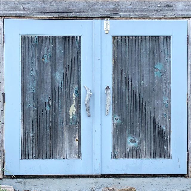 stagingroom's tweet photo. These doors! So good. #OrcasIsland https://t.co/mbnt3Di7zz