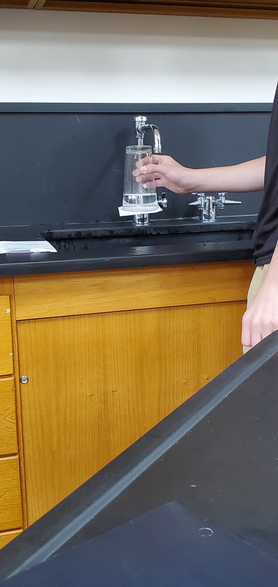 teach_me24's tweet image. A few things from our properties of water lab stations today in Biology! So cool 😁. #tkbio #scienceteacher