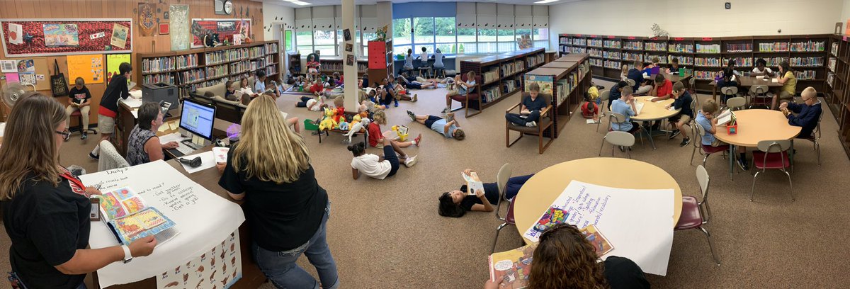 Jeffman703's tweet photo. Day 2 of school and we are already building strong reading habits! #daily5 #readingisimportant @school_swanson #swansonstrong #bestyearever https://t.co/o9D64ALYM1