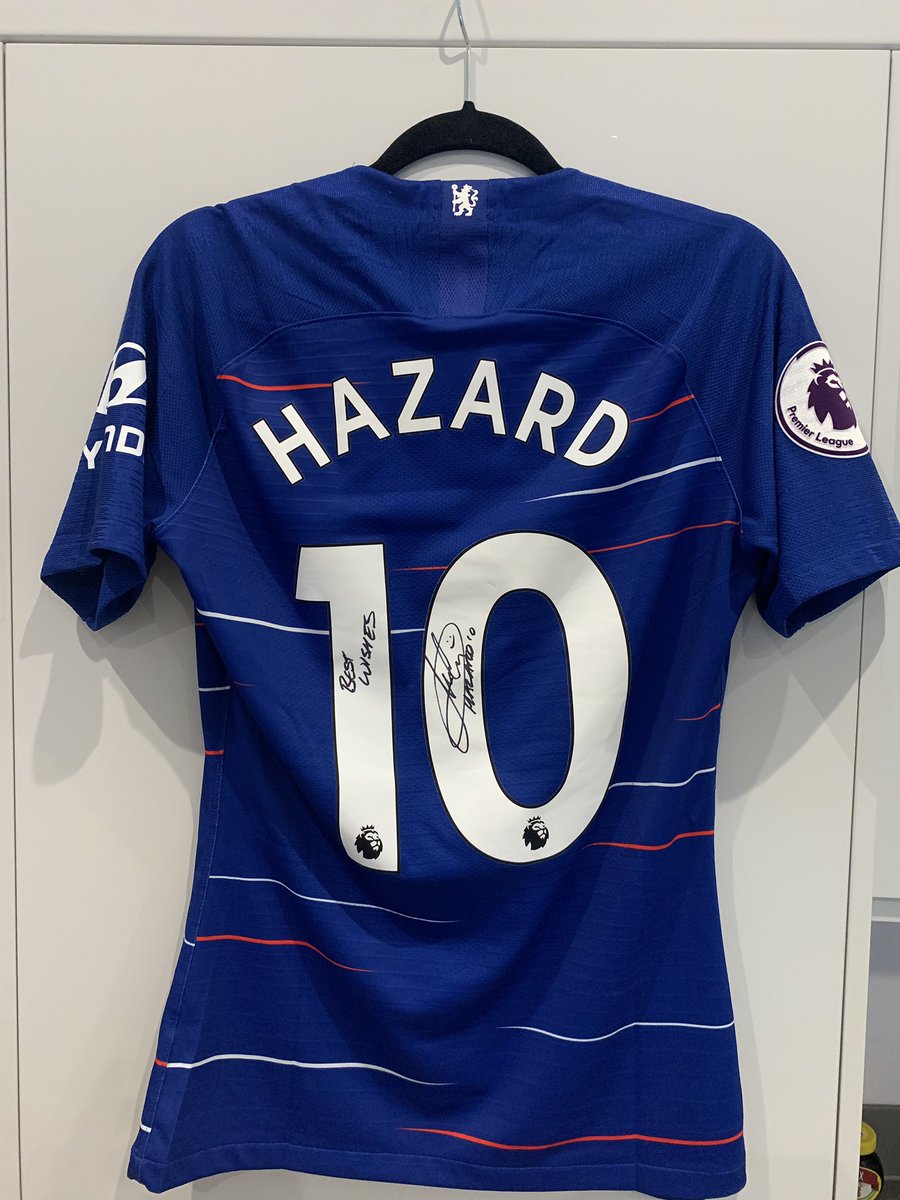 alexsmith0129's tweet photo. Selling an Eden hazard match worn / signed shirt, was worn against man united. Was given to me by the Chelsea kit man, rt’s appreciated, sensible offers as well https://t.co/MSjlTXwiZX