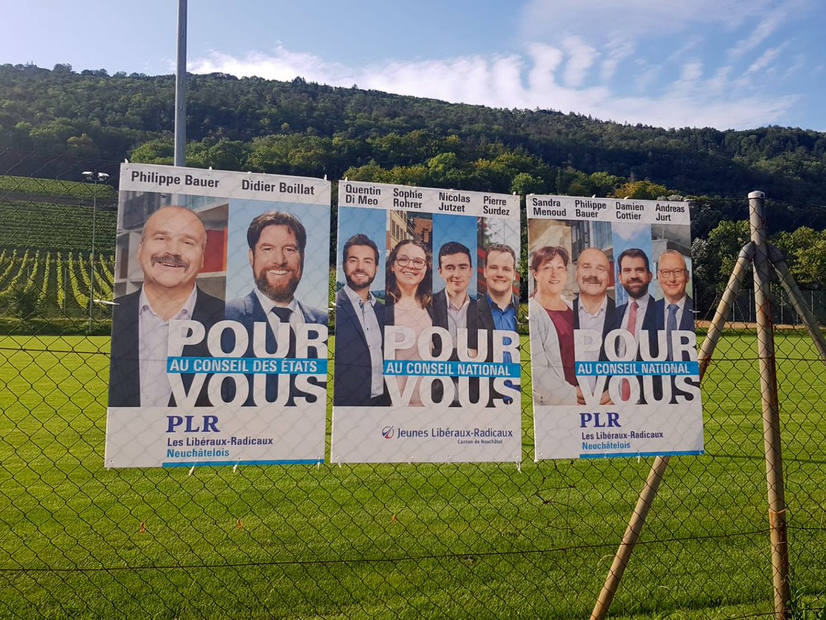 Les affiches sont sorties. La campagne #EF2019 peut démarrer avec un message fort et clair : vos candidats <a href="/PLRNE/">PLR Neuchâtel</a> s’engagent #POURVOUS de tout leur coeur 💙 #AvancerEnsemble 🏃‍♀️🏃‍♂️ #UnCantonQuiRayonne 😎