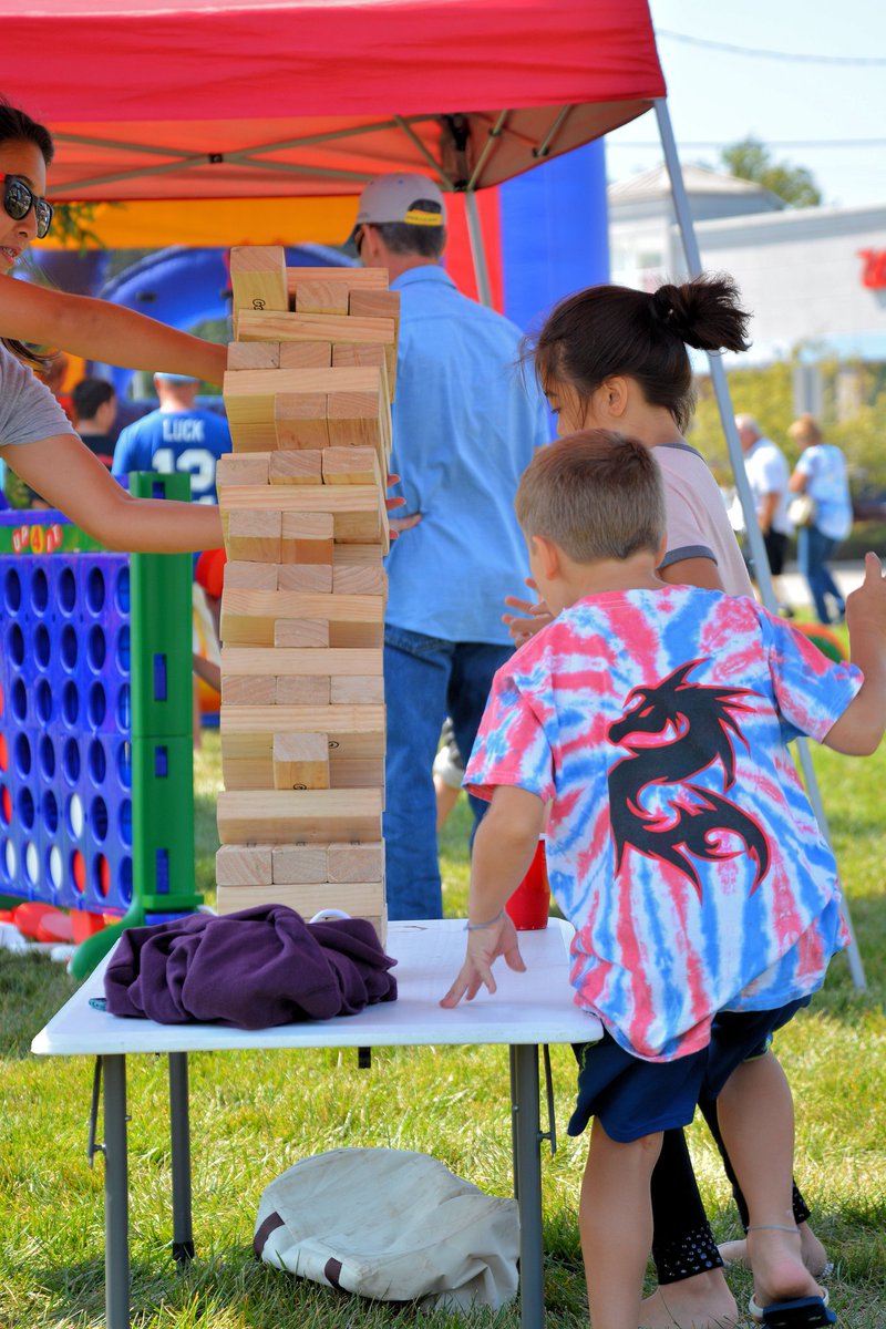 BigGoBlockParty's tweet photo. Tuesday! Take a turn at the Hoosier RC Racers track, spin a prize wheel, play some plinko, connect4 &amp; jenga, and jump around on the @kramercorp Kid Zone inflatables at the #BigGoBlockParty. Event is 6 to 8:30 pm. #NHRA autograph session is 6:30 to 7:30; @joehertler concert at 7. https://t.co/Q4TXDb0YCp