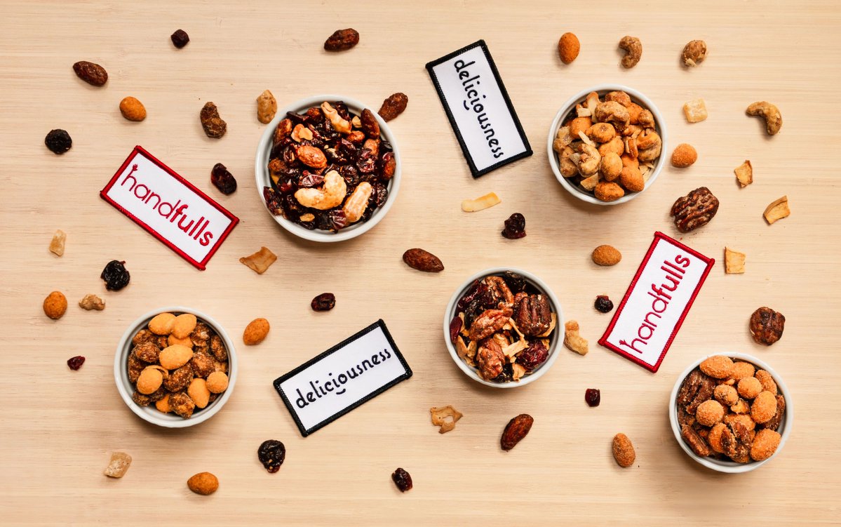 handfullssnacks's tweet photo. Wondering where to get Handfulls CrrrunchBites &amp; Fusions? 

See us at a @jewelosco or @EarthFare store near you!

Comment down below where you'd like to see us next ❤️ 
#glutenfree #vegetarian #healthy https://t.co/COrkuODXUP