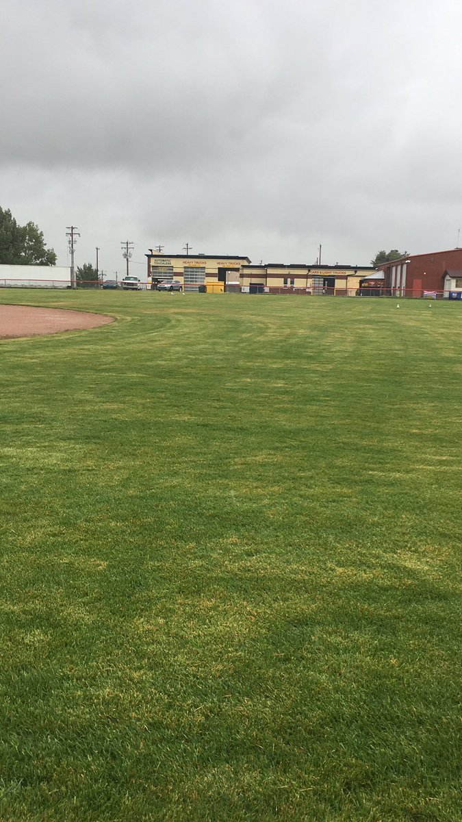 midgetredsAA's tweet photo. Rain delay in the first game Reds vs #TeamSask hoping. For some sun soon!☀️#Westerns https://t.co/cX9NLg5zfr