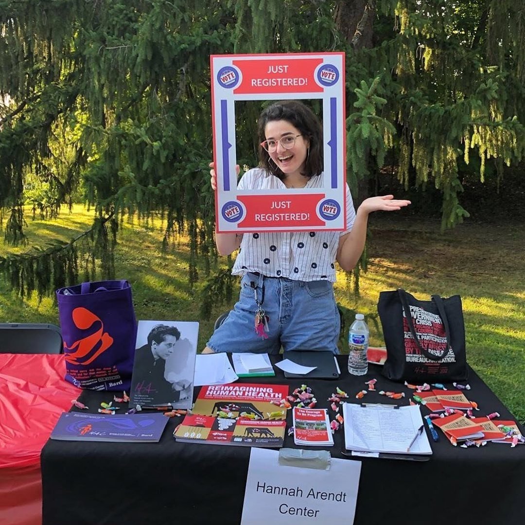 BardCollege's tweet photo. Wonderful to see everyone at Bard's 5th Annual Center for Civic Engagement BBQ! Representatives from on and off-campus organizations were on hand to connect with our incoming students. Thank you, all! Photos by Maya Aga and Election at Bard. #bardcollege #bard23 https://t.co/gdMMVlK5Nb