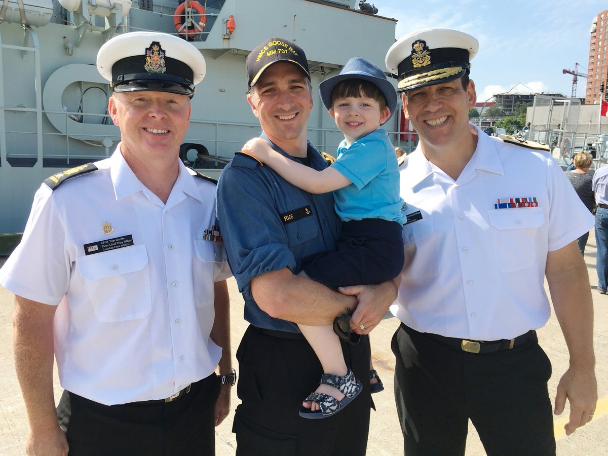 The Fleet Chief Tom Lizotte and I welcomed LCdr Daniel Rice, CO of #HMCSGooseBay and ship’s company back to Halifax, after a successful deployment on #TRADEWINDS and #OpCARIBBE. #BravoZulu