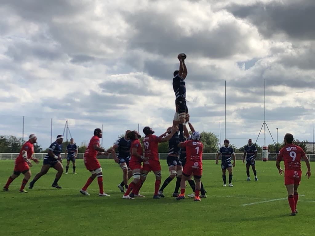 RugbyClubVannes's tweet photo. [Match amical] - 2ème test match

Mi-temps au Stade de paron Nord de Fougères

RCV  28 - 5  RNR

Les Bleu &amp; Blanc ont marqué 4 essais en 1ère mi-temps. 

Credit photos : @MichelRena8 Photographe - https://t.co/6jUcBFGdSE, 

#RugbyClubVannes #BreizhNation #RCVRNR #KeepWorking https://t.co/t6qobXKPdj