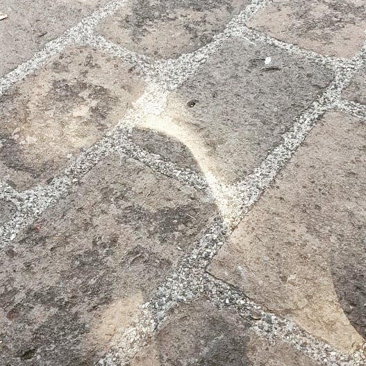 dnahinga's tweet photo. I plan to build the dining area in a fishtail pattern using this organic yellow stone or Earth
I will use white terrazzo clippings for the joints :50% normal mortar joint, and 50% top chippings joint sanded, smoothed and polished. No tiles and no concrete slab.
#TheBasketWay https://t.co/0cCOtawLYk