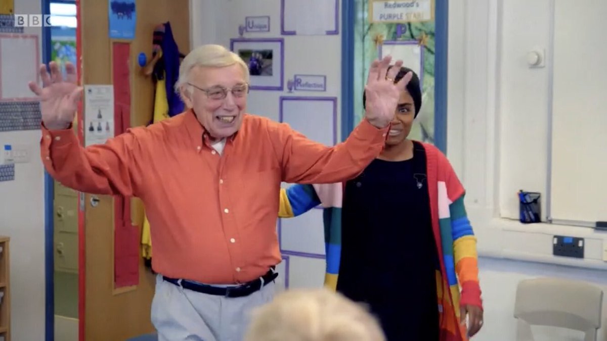 Intergen_ageuk's tweet photo. Happy Birthday Jack! 96 years young today - still volunteering at school after 10 years thanks to @TNLComFund @ageukstaffs #intergenerational project 🎉🎉 #superstar #lotterylegend #inspirational https://t.co/4U5EVChtbz