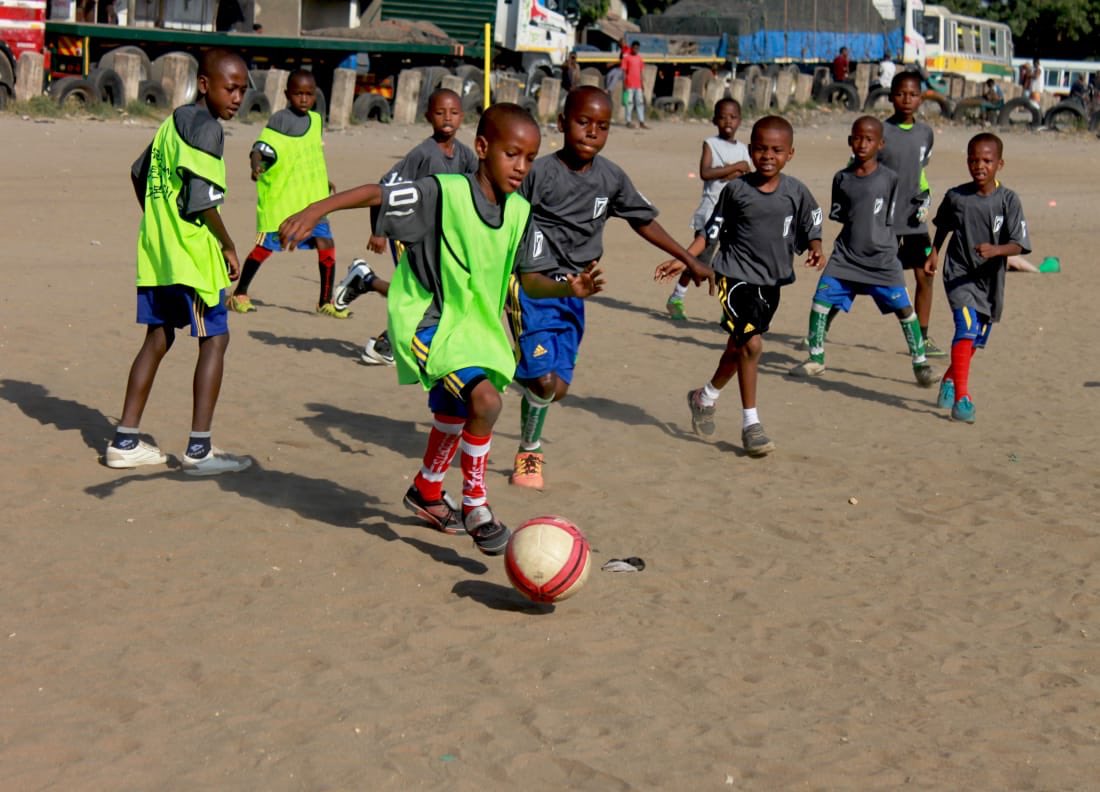 KUFUNZA 🇹🇿 wachezaji wetu wamekuwa wakifanya kazi kwa bidii wakati wanaendelea na mazoezi na wafanyikazi wetu wa ufundi wa kitaalam jijini Dar es salaam ... endeleeni vijana!

#7eliteacademy #7eliteafrica #procoaching