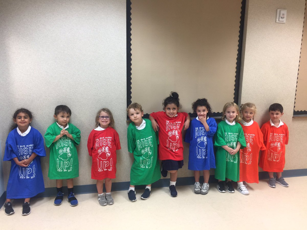 LNozME's tweet photo. Mechina is ready for our first Art class with Mrs. Klorfein!#DavisMe https://t.co/l0b7q1VtAD
