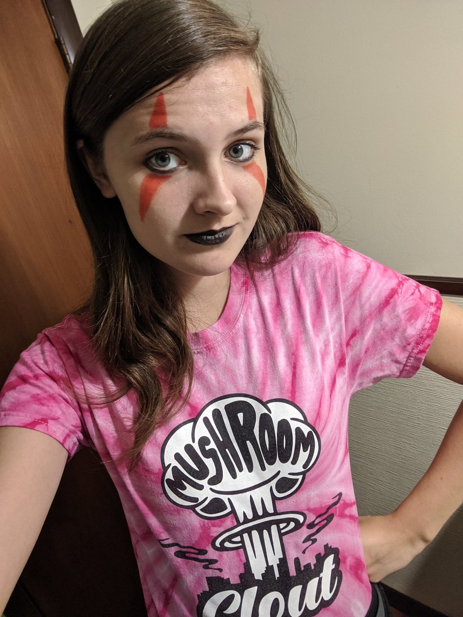 terisgril's tweet photo. WOO!! #SmoshSummerGames FINALE day BAYBEE!! In honor of the event I'm rocking a look based on @DamienHaas's look &amp; this is definitely my favorite one I've done! I'm SO ready for this video &amp; I'm rooting for MushroomClout SO HARD! Also CORT BORT FOR MVP YALL #THESTREAKISREAL https://t.co/y9PW1OsWfw