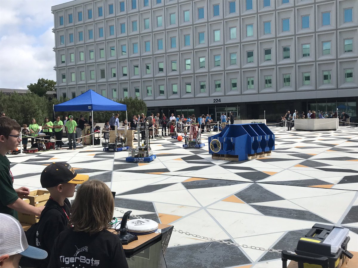 NorthActivities's tweet photo. Bionic Polars are invading the 3M plaza today! Go Polars! https://t.co/4DCWwxyZcb