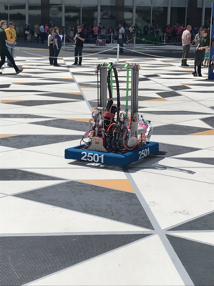 NorthActivities's tweet photo. Bionic Polars are invading the 3M plaza today! Go Polars! https://t.co/4DCWwxyZcb