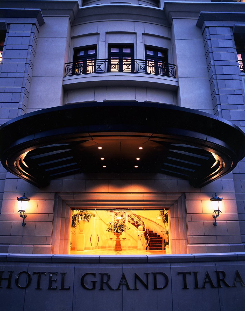 three architecture tweet media