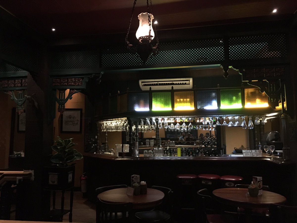 CJEdmunds1's tweet photo. Having #Coffee near the #DarkDistrict. 🍴🍴🍴
#TakeMeNow #CJEdmunds https://t.co/ocCwL66g2R