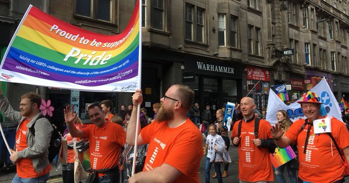 Network Rail is proud to be an inclusive employer and will show our support for the LBGTQ+ community this weekend by taking part in @PrideGlasgow. 

Scotland’s Railway is for everyone.
 
google.com/amp/s/www.netw…

#Glasgow #Pride #prideglasgow
