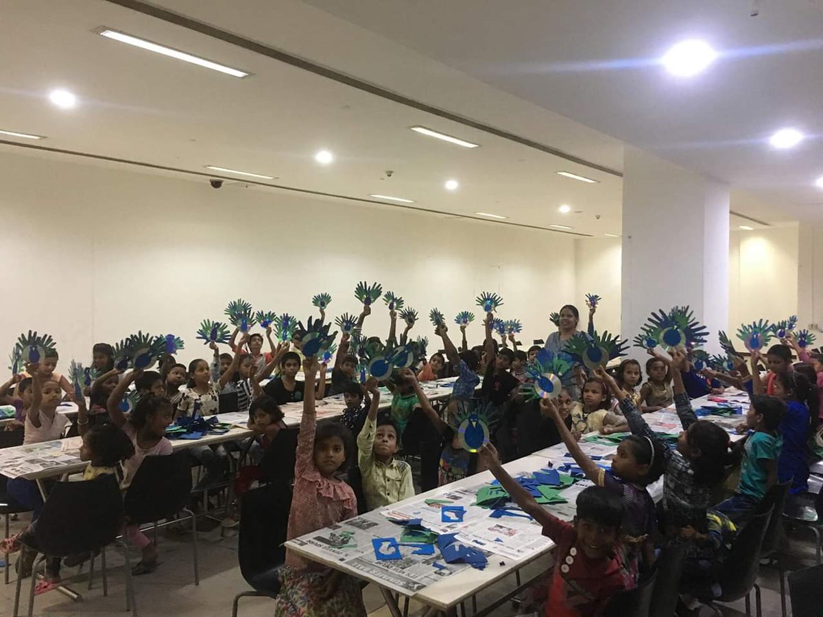 KNMAIndia's tweet photo. Children from Saksham NGO visited Kiran Nadar Museum of Art Noida for an art workshop on ‘Peacock with waste material like CD’. 

#ArtEducation #FreeArtWorkshop #Workshop #ArtWorkshop #Artist #IndianArt #IndianArtist #Museum #Exhibition #KiranNadarMuseumOfArt #KNMA #Noida https://t.co/bavVQB3iSN