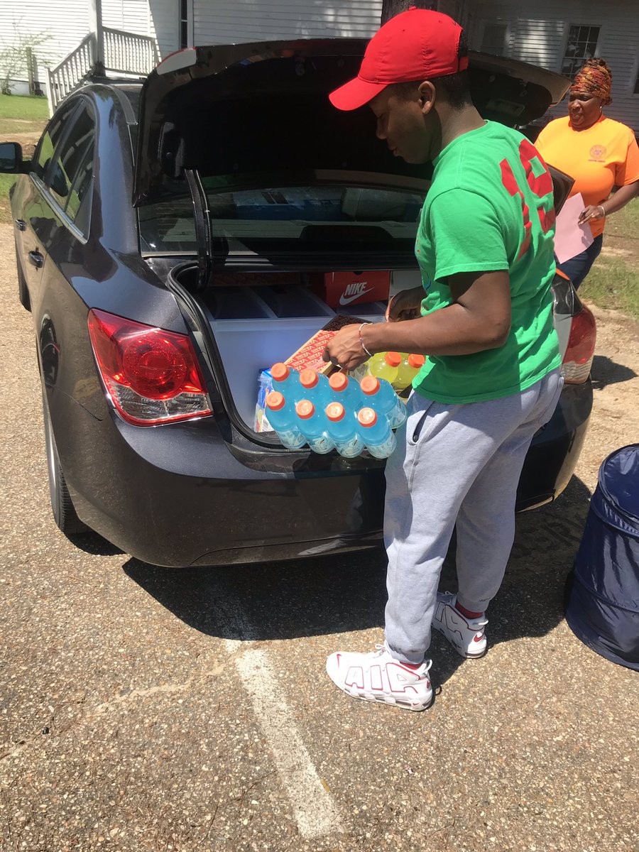 CoLinResLife's tweet photo. Excitement in the air, as baby birds are leaving the nest! https://t.co/OFeOweA3Vp