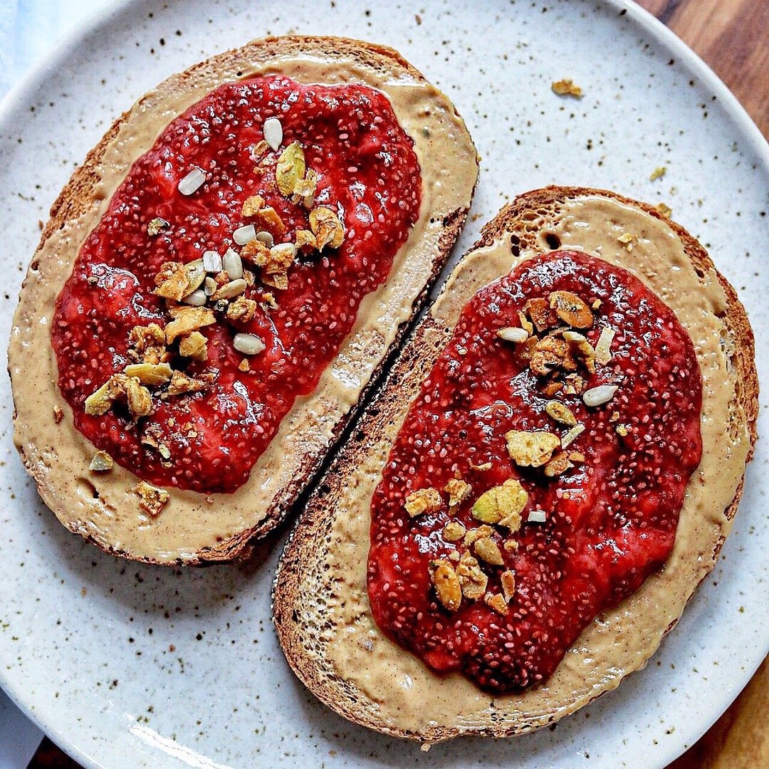 Not one, but two open face PB &amp; homemade J's with @grandyoats on top? Pfffttt, we're in! 👀#regrem @dieteticaesthetic

instagram.com/p/B1O3jjFghRw/