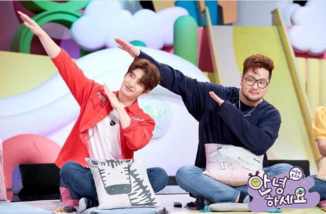 fangori0113's tweet image. 본방사수 해줄 거지?☺️🤙
_
열대야 날리는 신선한 고민 상담!🌬
8월 19일 월요일밤 11시 10분! &amp;lt;안녕하세요&amp;gt;에서 확인하세요~
_
#kbs #2tv #월요일 #예능 #고민 #토크쇼 #안녕하세요 #손호영 #김태우 #호우 #지오디 #god