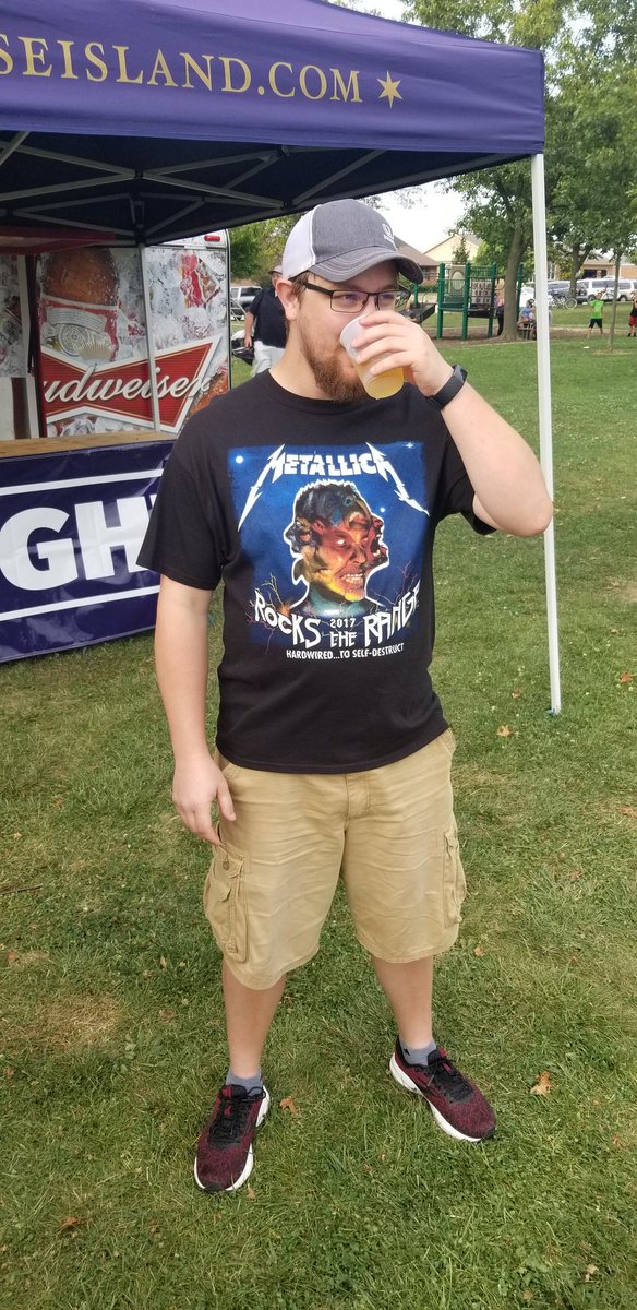 KnapsSoftball's tweet photo. We weren't kidding about tiny. Browns shirt and hat on Thursday. Metallica shirt on Friday. #Knaps https://t.co/alwPeSSGpT