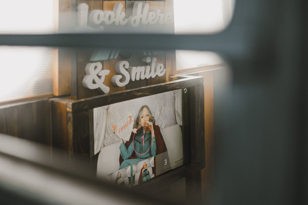 805CameraBus's tweet photo. Ever since buying a digital camera, I can only think of the positives.... There aren’t any negatives😉

#TGIF #NationalTellAJokeDay

#TGIF https://t.co/qvDMGkbbuT