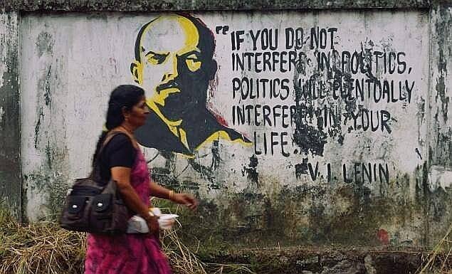 bsm_kolektif's tweet photo. "Eğer siyasete müdahale etmezseniz, siyaset öyle ya da böyle hayatınıza müdahale edecektir." 
V. I. Lenin
Tripunitura şehrinde grafiti - Kerala eyaleti, Hindistan. https://t.co/V5mQRVg91I
