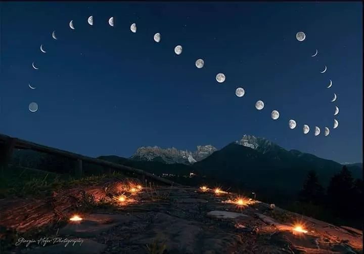 ciclo lunare: una foto al giorno per 28 giorni, alla stessa ora e dallo stesso posto.