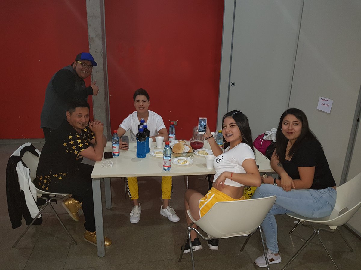 talentonatural7's tweet photo. #ldtn #jugandoentucuarto https://t.co/nVfgiUlG7X