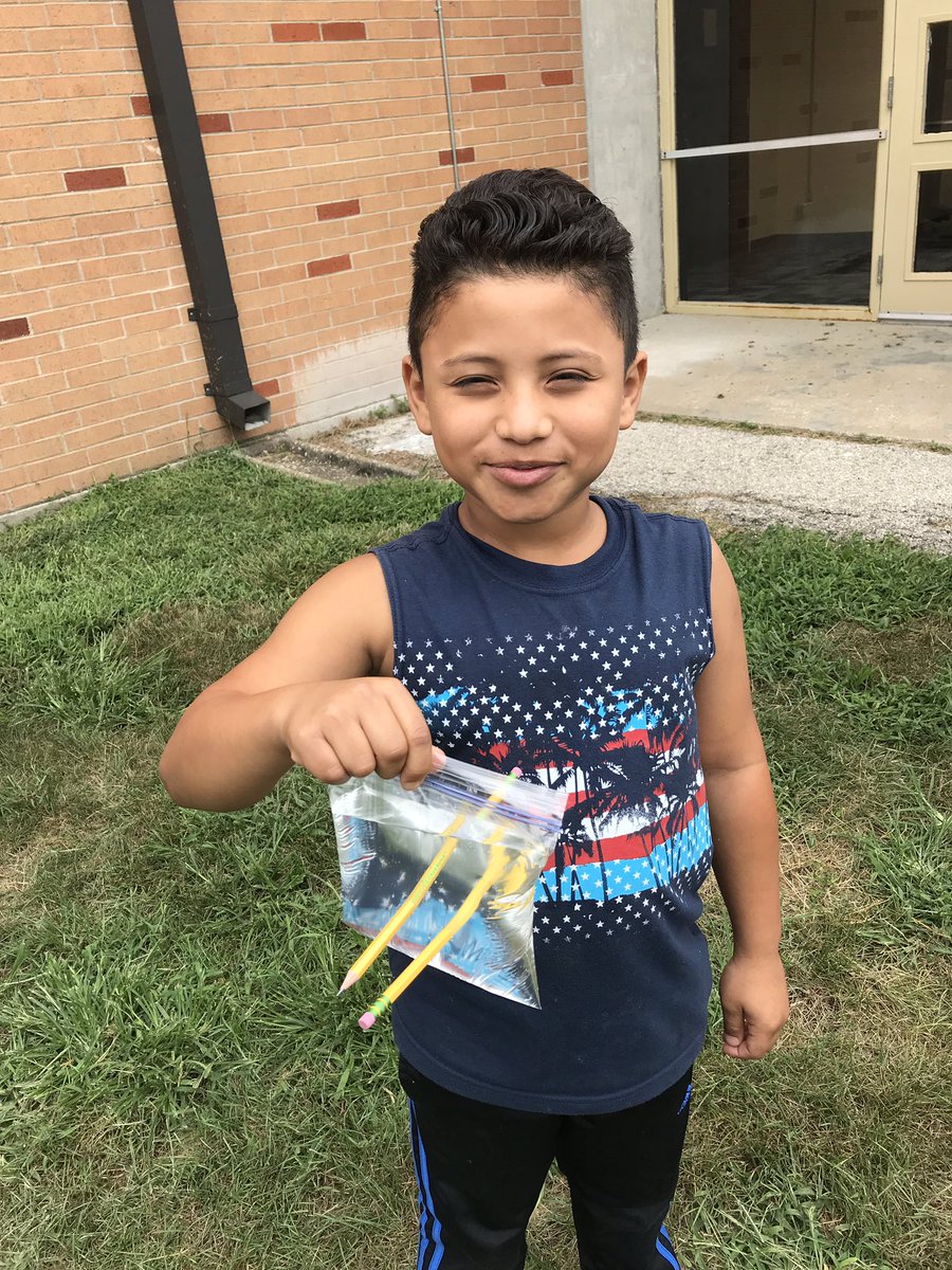 RHMrMyers's tweet photo. Team building, science experiments, hard work, and fun. How the first week of school should be! 
#RosehillRockets https://t.co/gWZmoQnAhJ