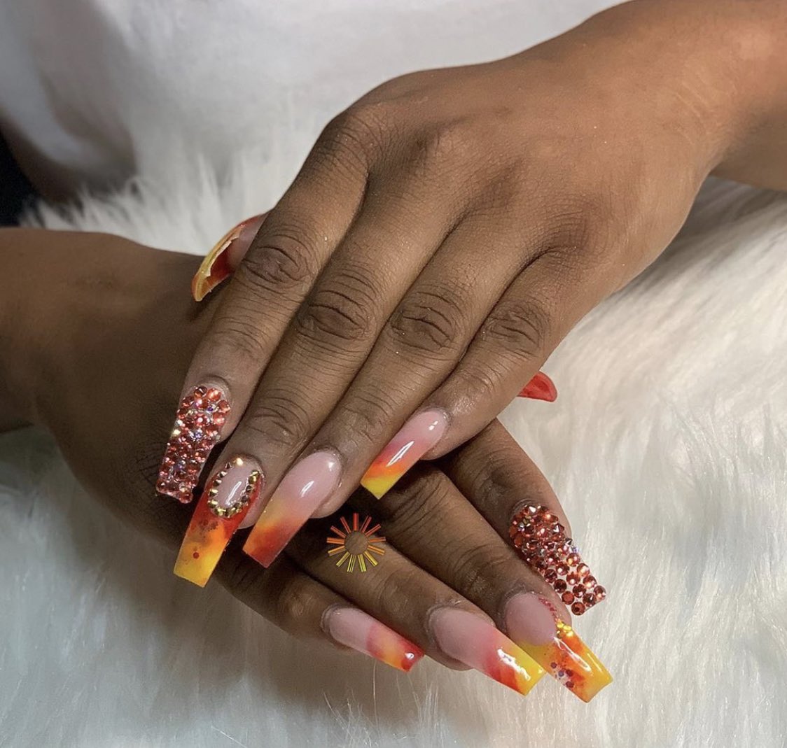 carmelsclaws's tweet photo. Dragon Fire 🔥
•
•
•
#dfwnailtech #houstonnailsalon #swarovski #explore #nailgiveaway #freenails #showyourclawssss #coffinnails #valentinobeautypure https://t.co/s3ACppJdEs