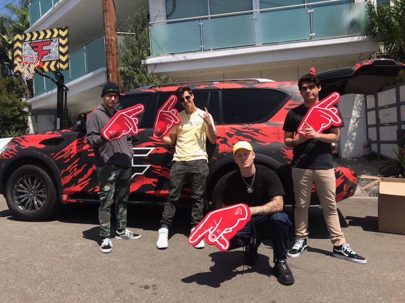 Who's at COD Champs? Come meet some of the guys outside and grab FaZe foam fingers with @NissanUSA to support the team!
 
#NissanPartner #FaZeUp