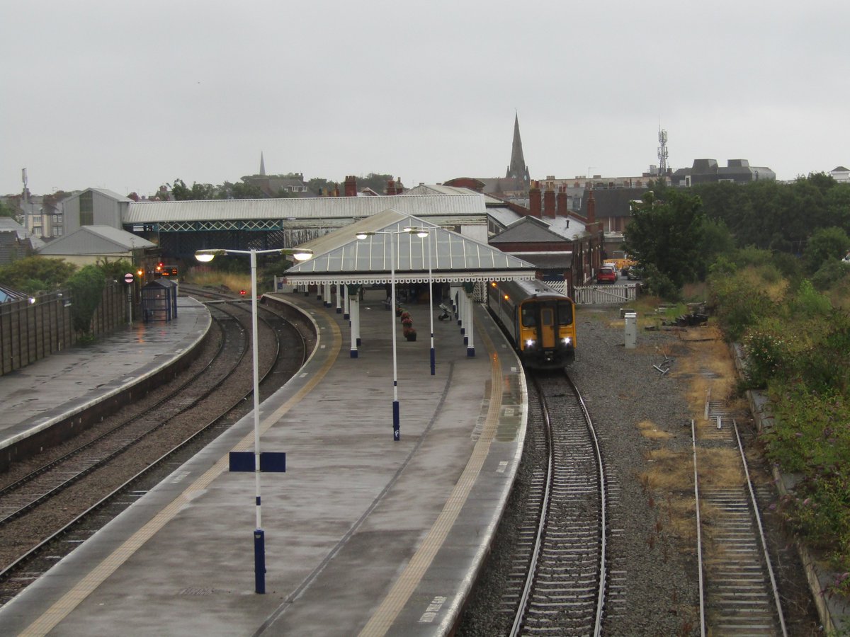 WetdogFBK's tweet image. 155345 at a wet #Bridlington Station 16/8/19 #Class155 #railways semaphores still in use here.