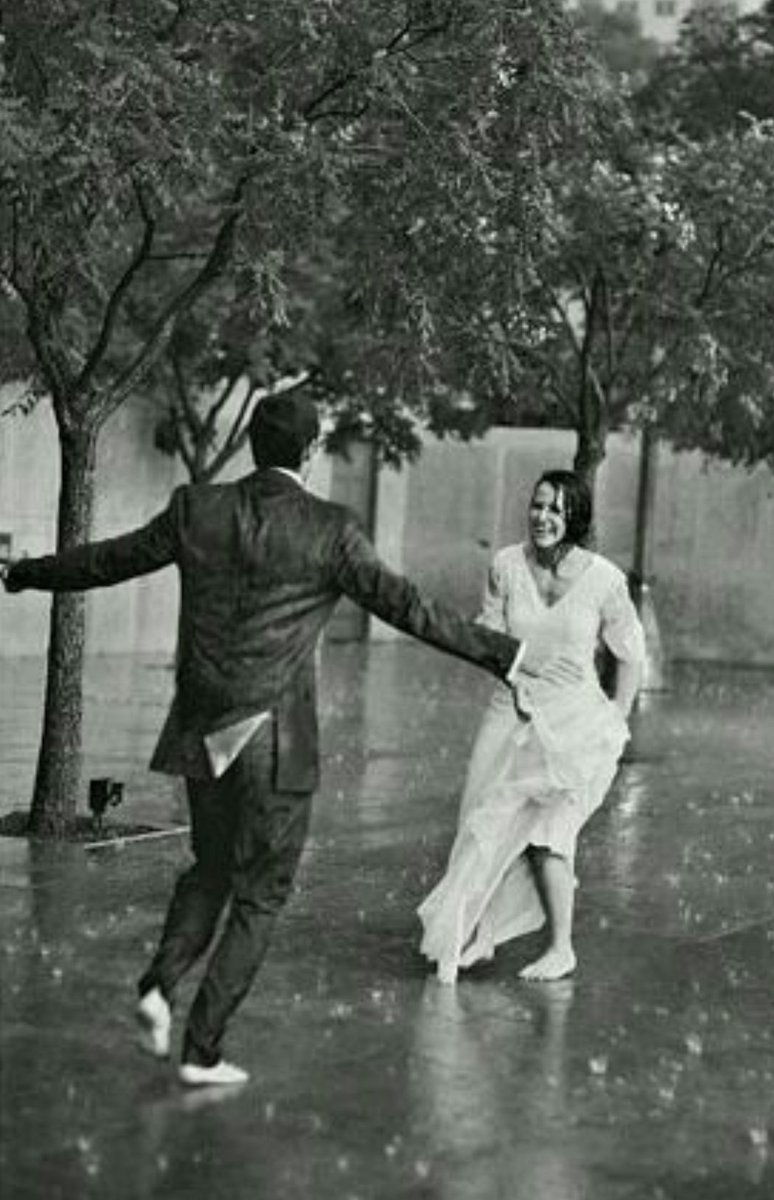 'Sonra..yalınayak koşar adım bir hayal düştü içime..koştum düştüm içine..