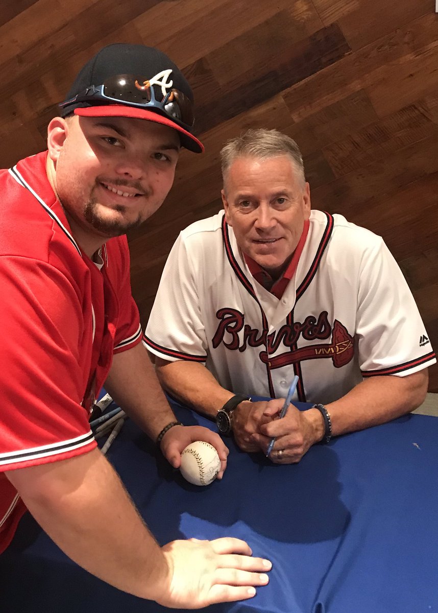 A few days late, but in honor of #NationalLeftHandersDay hereโs a pic of one of the greatest Lefties of all time... and Tom Glavine #Braves #ChopOn #AlumniWeekend