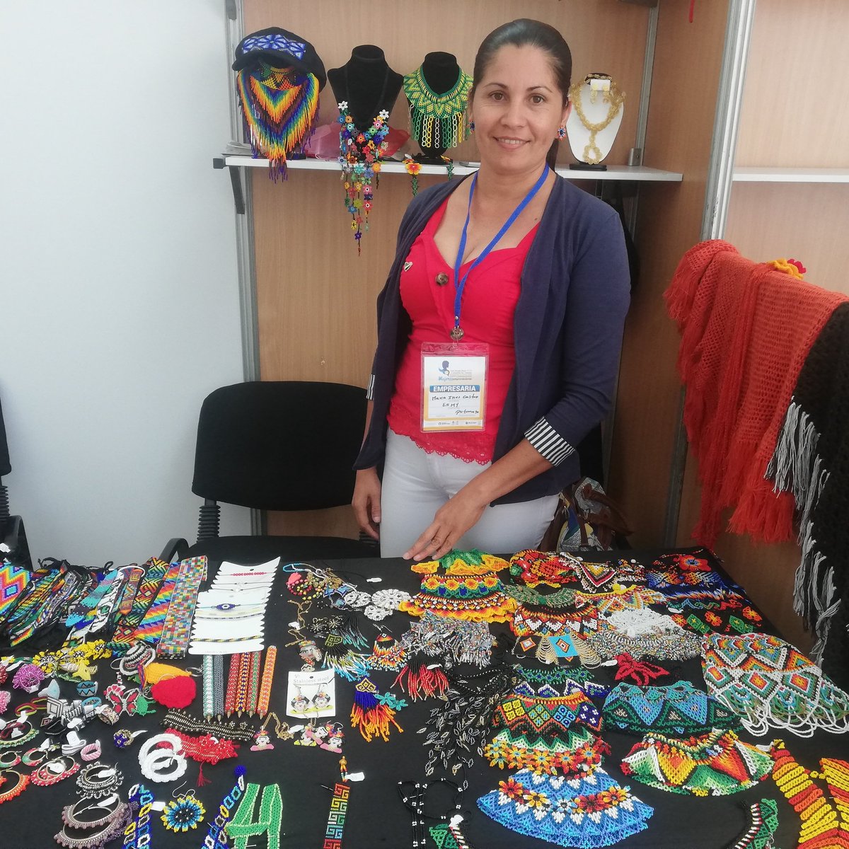 FunMundoMujer's tweet photo. Artes Esmy desde el #Putumayo... Bisutería en chaquira hecha 100% a mano, con amor y dedicación! 
Feria Mundo Mujer te espera el 16 y 17 de agosto! https://t.co/uD8hxLjgsi