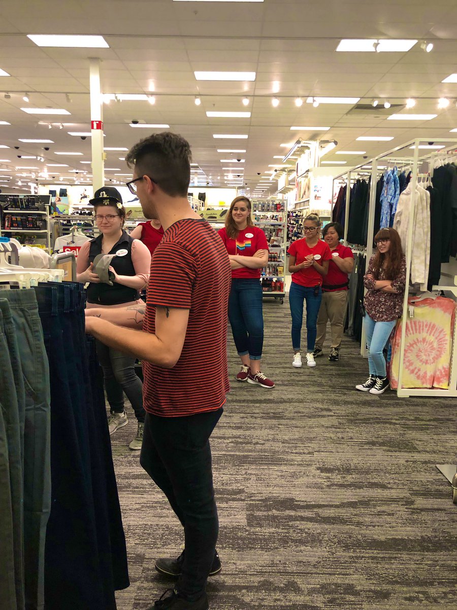 GoForAlice's tweet photo. Fun was had by all in our Style Selling Training. @jess4bullseye @teamleadryan @benjamin_garard #T1069 #SellingInStyle https://t.co/TldDsN1QmF