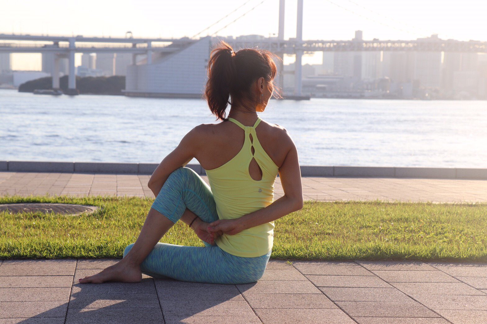 アクロアキ ヨガ 逆立ち ストレッチ 今日は ハートワン自由が丘 朝ヨガ 8時からです 暑 くなるまえにヨガしちゃお ヨガ 自由が丘 中村晃子
