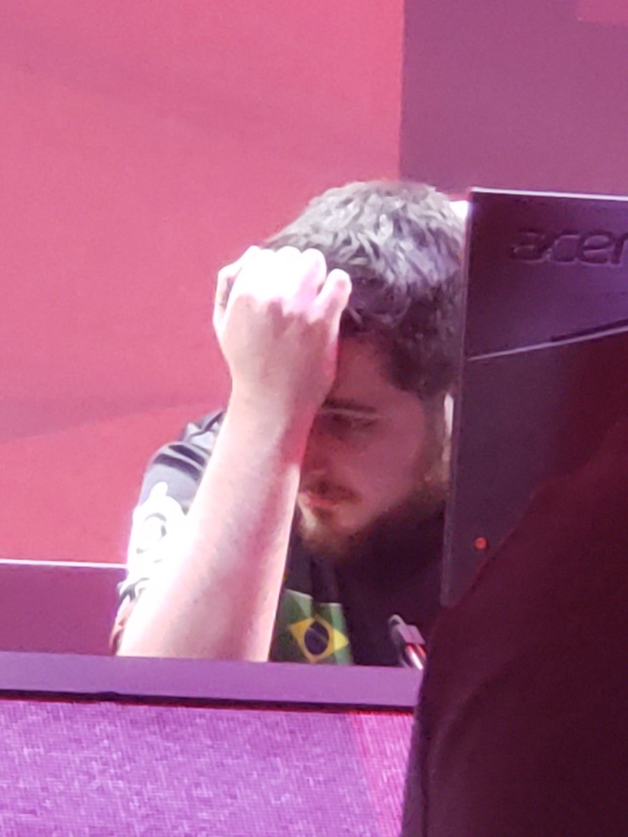 miss_synergy's tweet photo. @mavfps a broken heart 💔 #RaleighMajor @FaZeClan https://t.co/hkLxAOvFC4