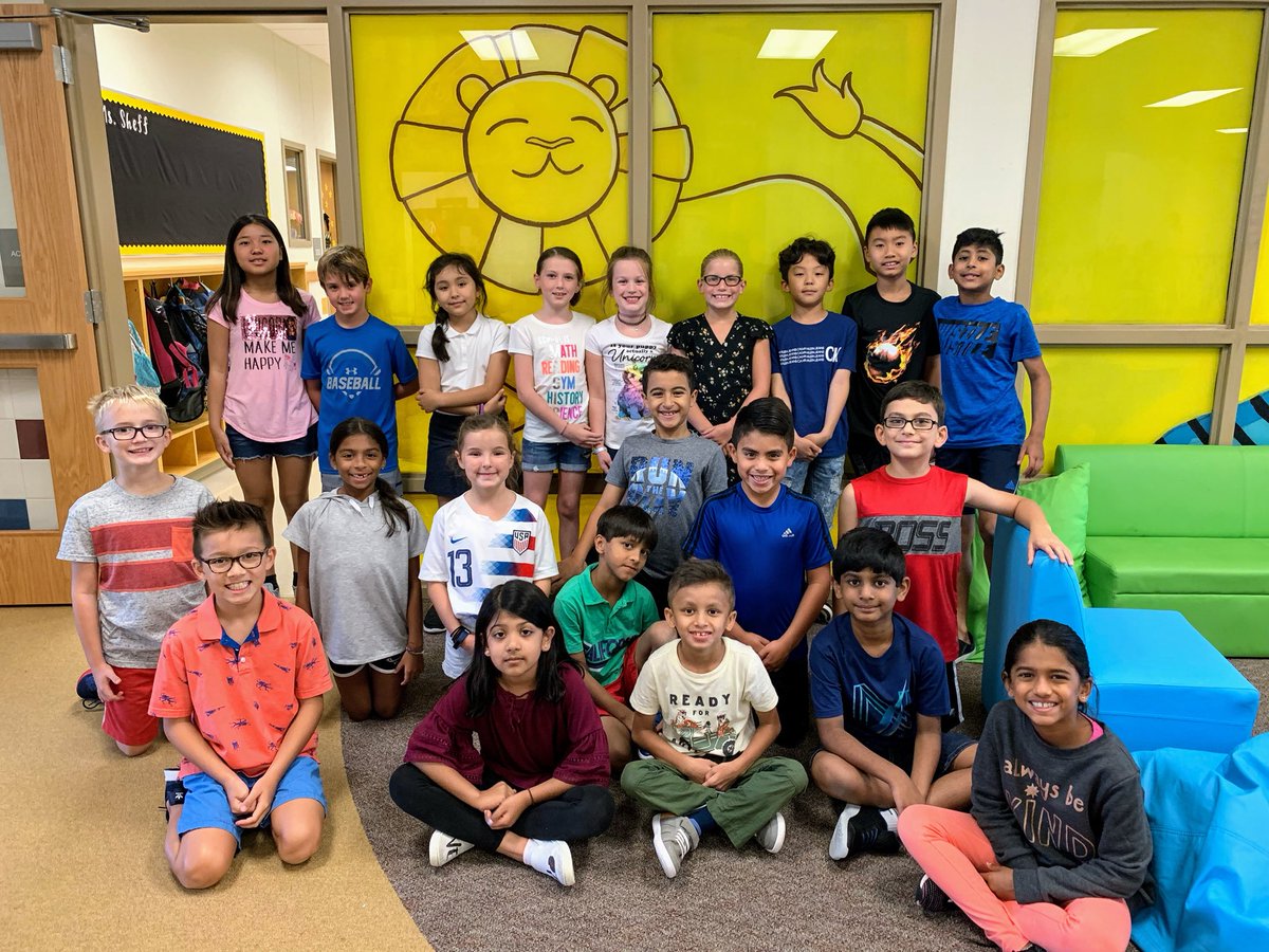 Janice_Tan23's tweet photo. Proud to be in ZAHA Yellow House!!! Had an awesome first week with these kiddos!! 💛 #ZahaYellowHouse #zahapride https://t.co/wCGxu4WyWA