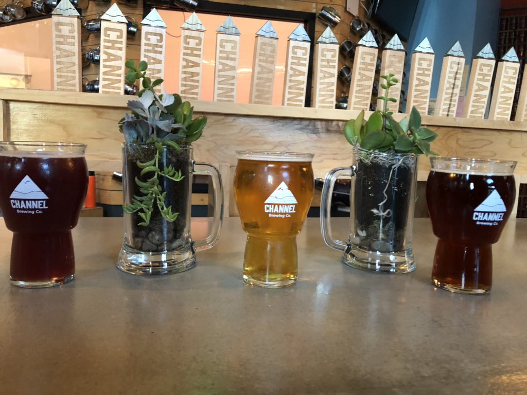 Happy Friday!! 🍻🍻 #downtownstockton