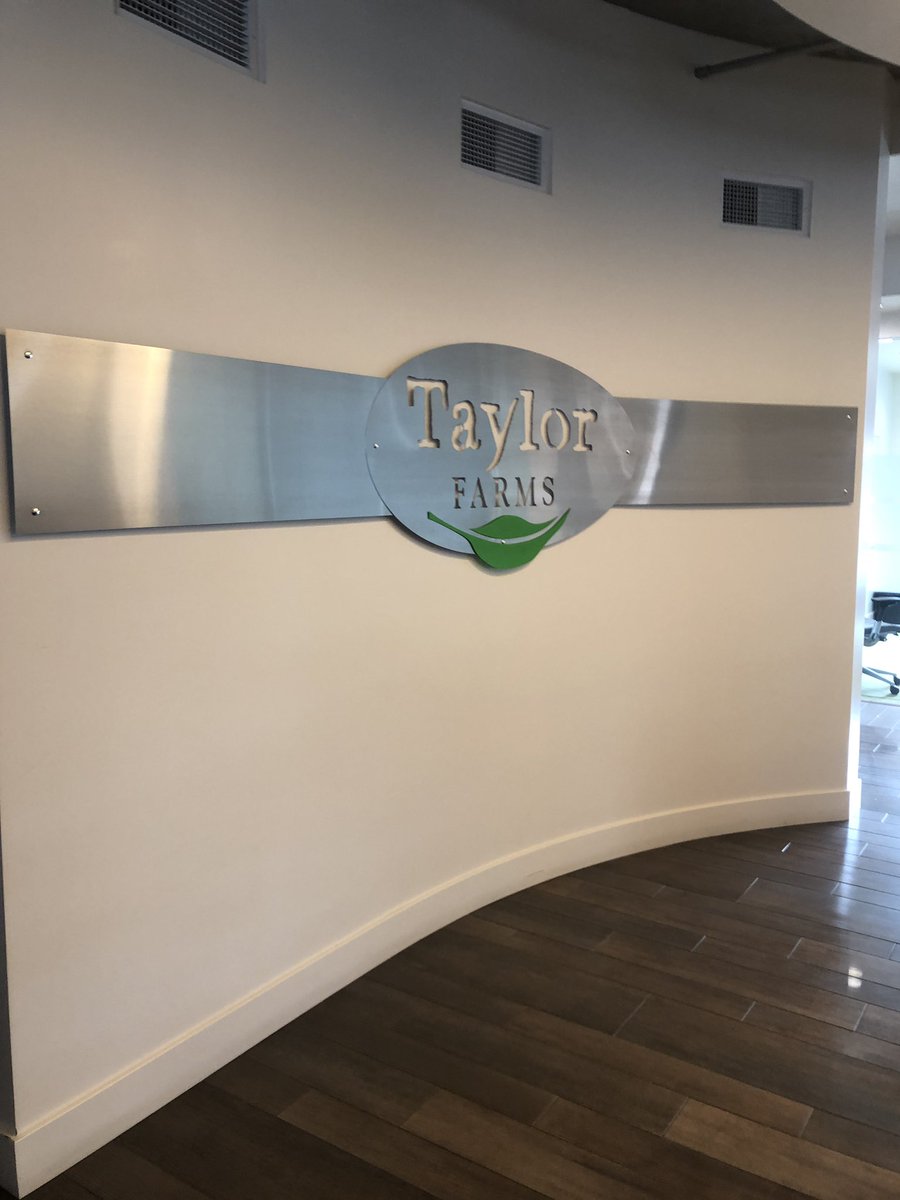 cpowellPNW's tweet photo. Great kickoff today in #Salinas Looking forward to our growing partnership with @YourTaylorFarms @earthboundfarm #FreshSource https://t.co/WWanxQCO0M