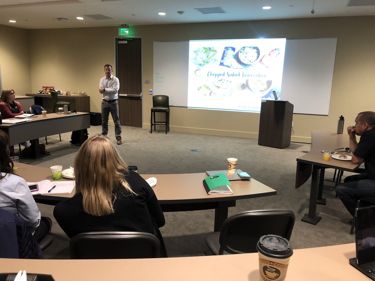 cpowellPNW's tweet photo. Great kickoff today in #Salinas Looking forward to our growing partnership with @YourTaylorFarms @earthboundfarm #FreshSource https://t.co/WWanxQCO0M